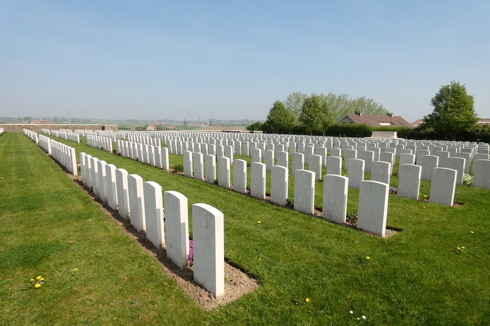 Commonwealth War Cemetery Zandvoorde #1