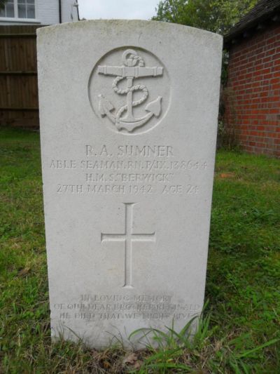 Commonwealth War Graves Binfield Cemetery #2