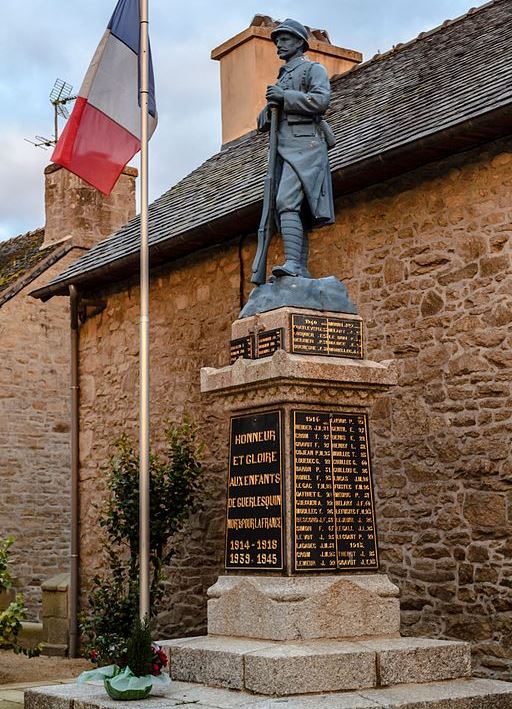 War Memorial Guerlesquin #1