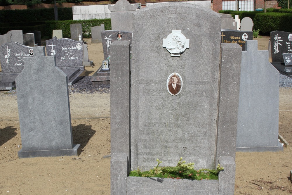 Belgische Oorlogsgraven Morkhoven #1