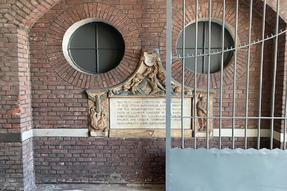 Monument Schuilplaats Fabriek Gebr. Philips #1
