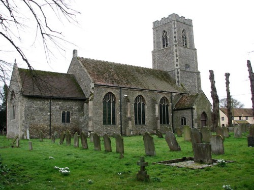 Oorlogsgraven van het Gemenebest St. Peter and St. Paul Churchyard