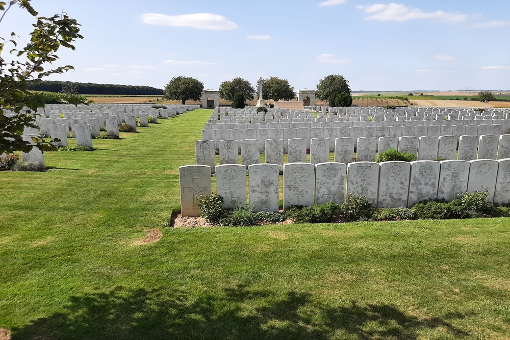 Commonwealth War Cemetery Regina Trench #5