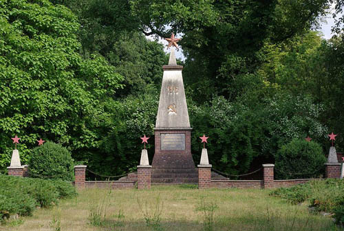 Sovjet Oorlogsbegraafplaats Beeskow #1