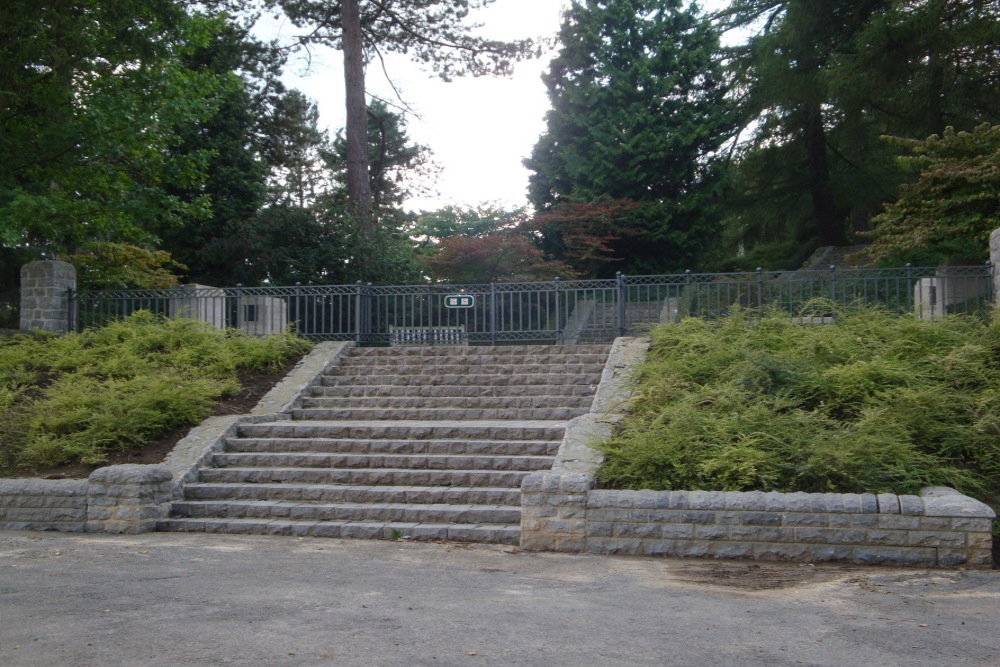 Commonwealth War Cemetery St. Symphorien