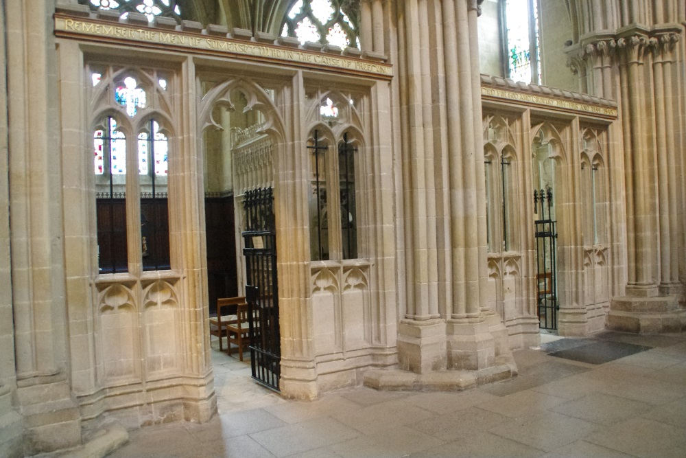 Screen WW1 and WW2 Wells Cathedral #1