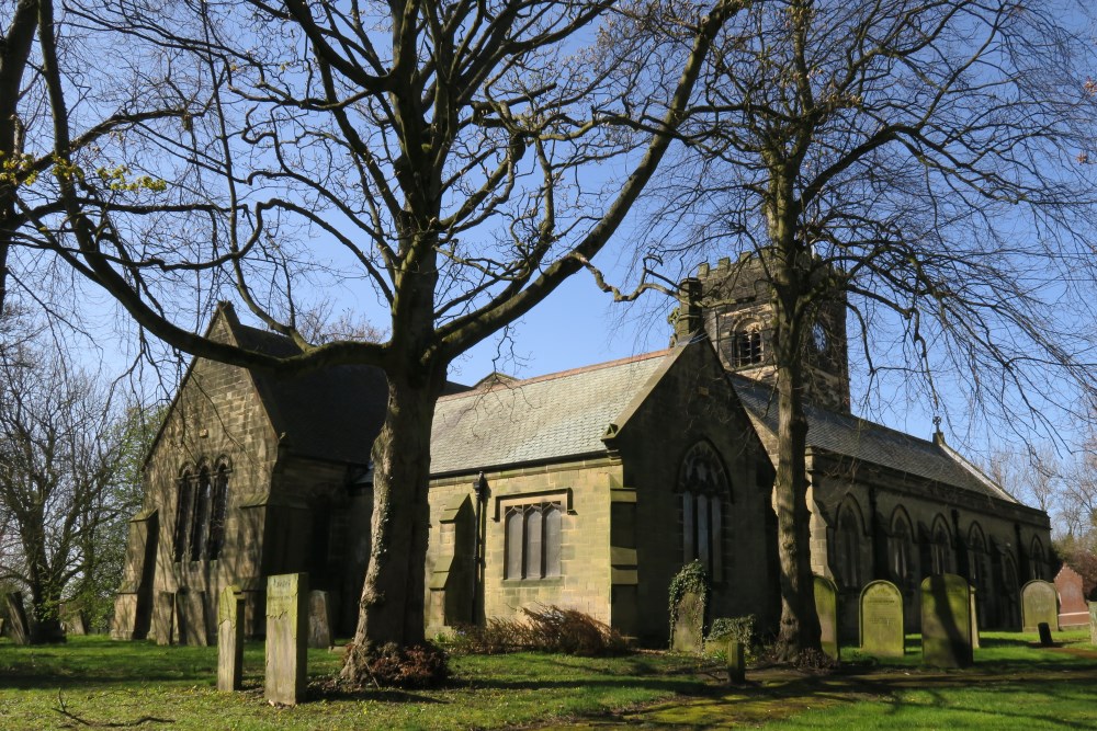 Commonwealth War Graves St. Cuthbert Churchyard