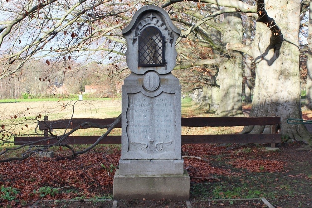 Monument Vliegeniers Albert Soete en Guy De Briey #1