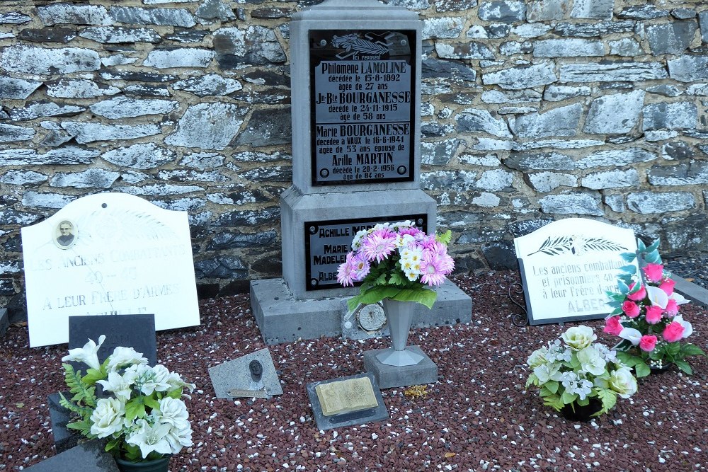 Belgian Graves Veterans Vaux-sur-Sre #3