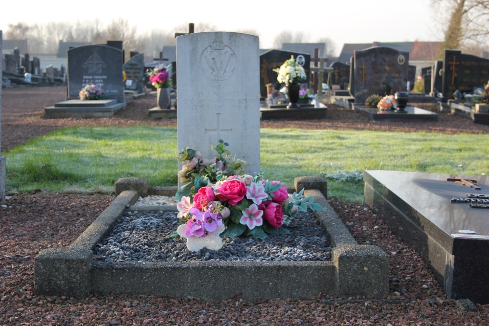 Commonwealth War Grave Denderleeuw #2