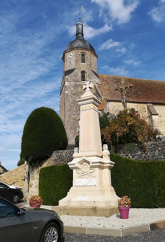 Oorlogsmonument La Mesnire #1