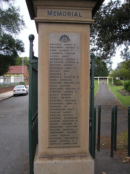 War Memorial Waratah #3