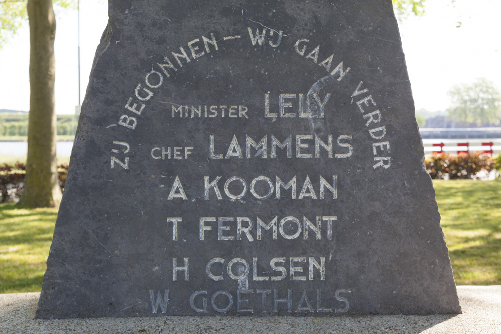 Monument Voormalige Minister Lelybrug Sluiskil #2