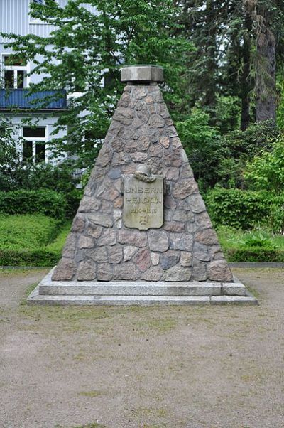 War Memorial Neurahlstedt #1