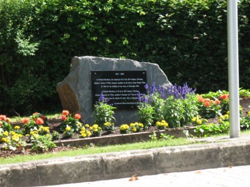 Monument Richard Brookins