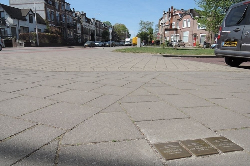 Stumbling Stones Burgemeester Weertsstraat 139 #2