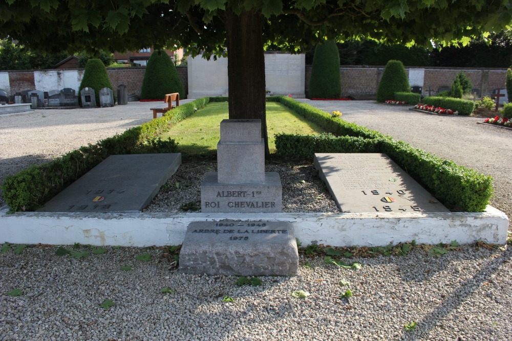 War Memorial at Cemetery La Hulpe #2