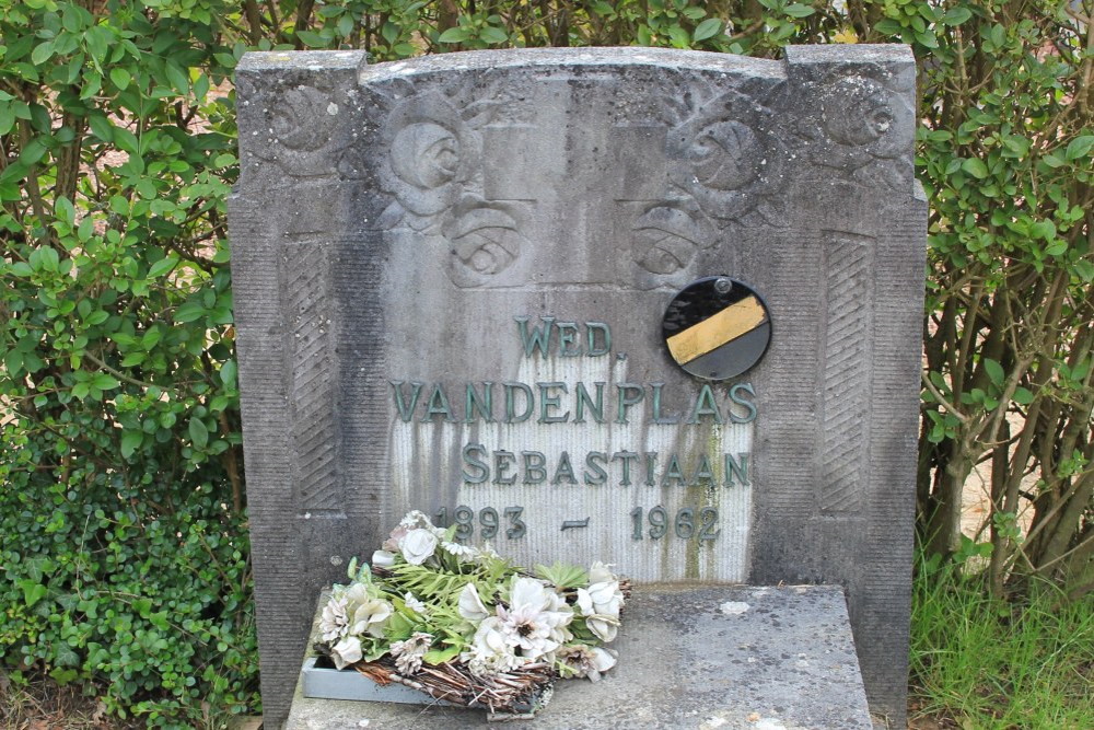 Belgian Graves Veterans Sint-Genesius-Rode #1