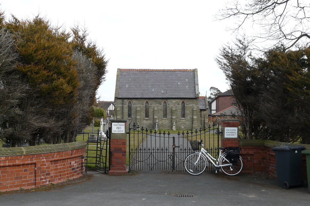 Oorlogsgraven van het Gemenebest St. Peter's Roman Catholic Cemetery