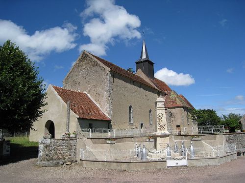 Oorlogsmonument Saint-Andr-en-Morvan #1