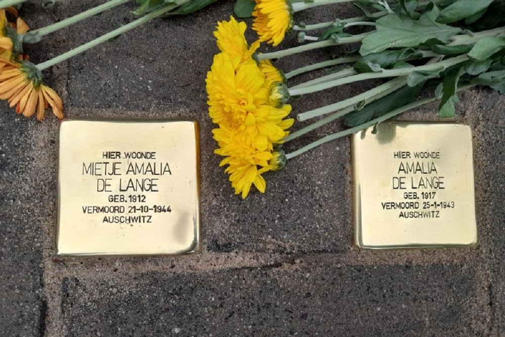 Stolpersteine Burgemeester Weertsstraat 124