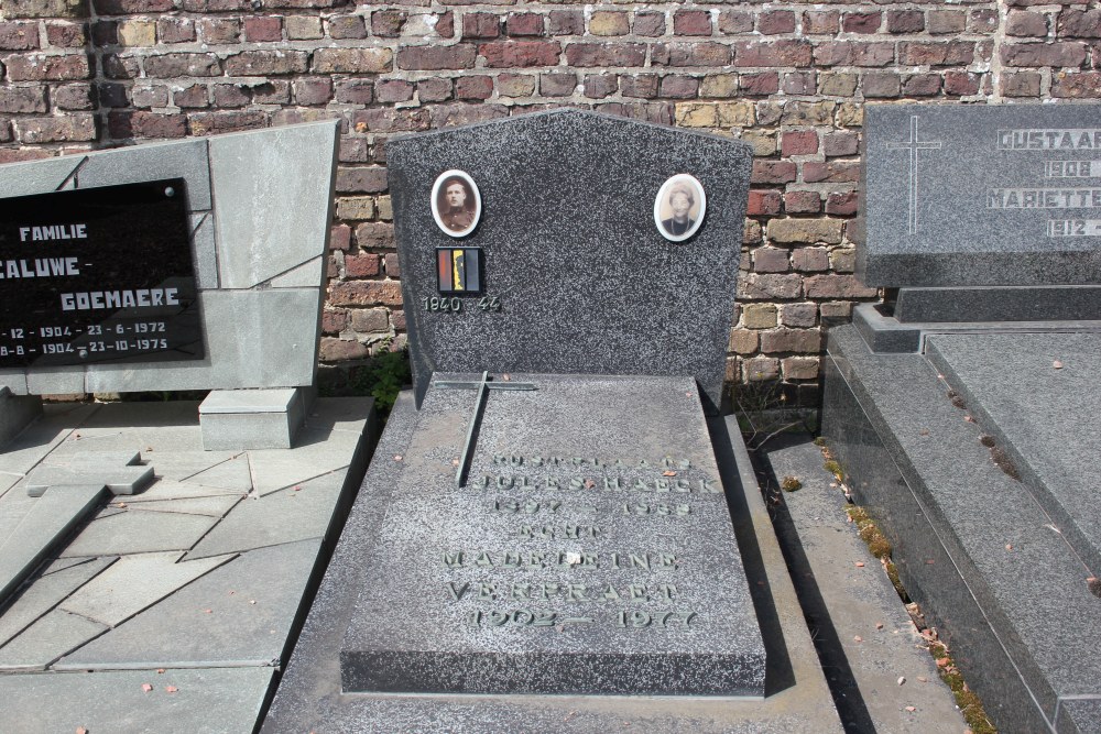 Belgian Graves Veterans Olsene Old Cemetery #3