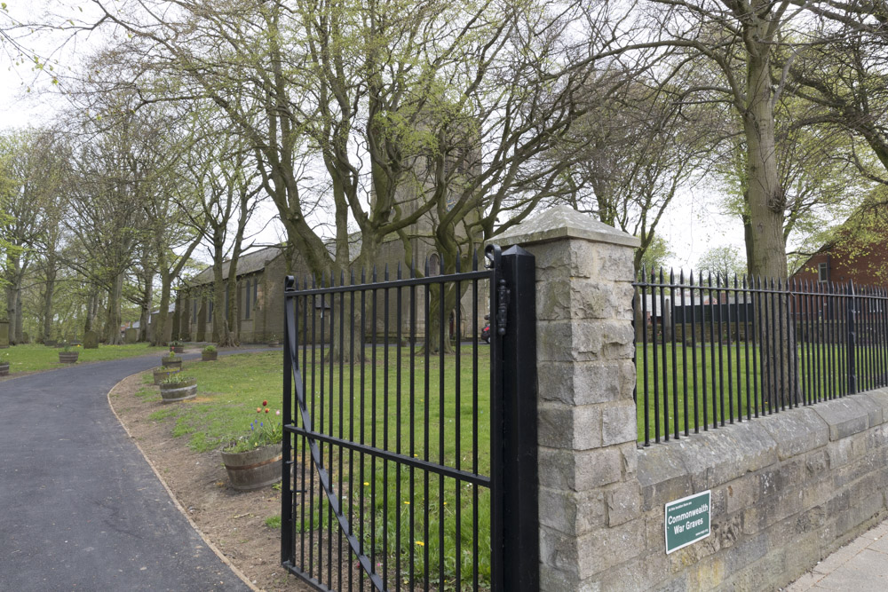 Oorlogsgraven van het Gemenebest St John Churchyard #3