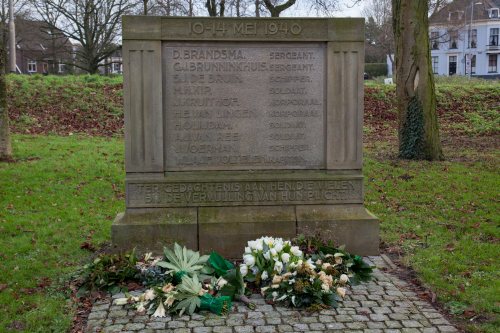 Monument voor omgekomen militairen #2