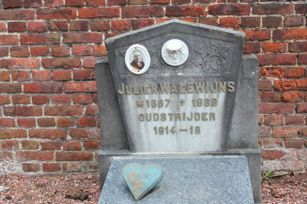 Belgian Graves Veterans Gutschoven #1