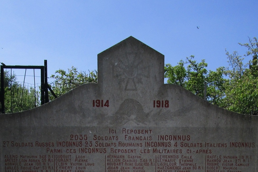 Tomb monument unknown soldier #2