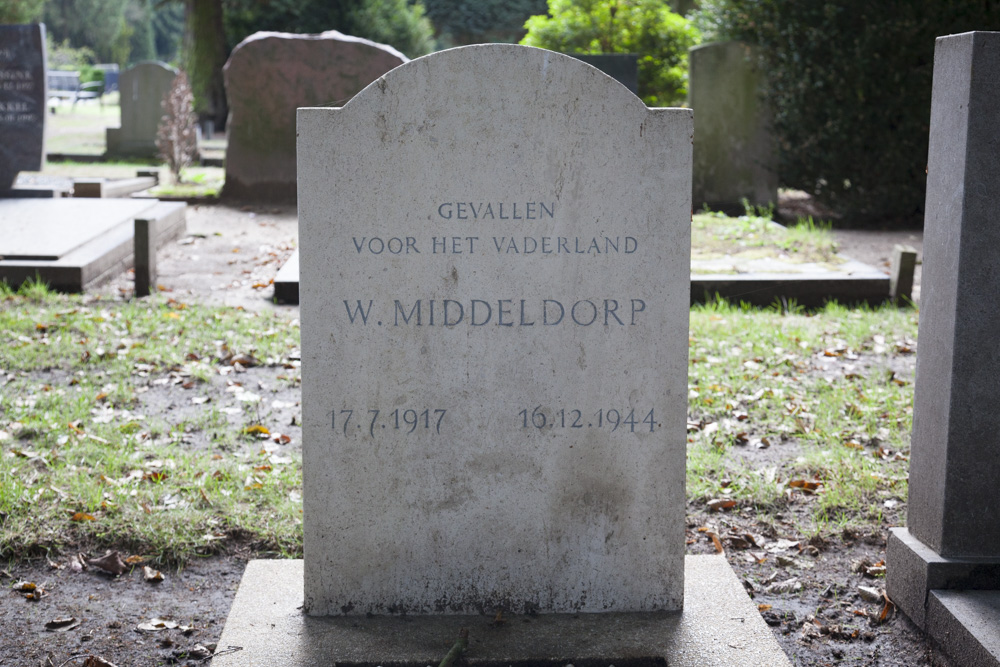 Dutch War Graves Municipal Cemetery Zelhem #1