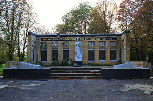 Mass Grave Russian Soldiers & War Memorial 1943