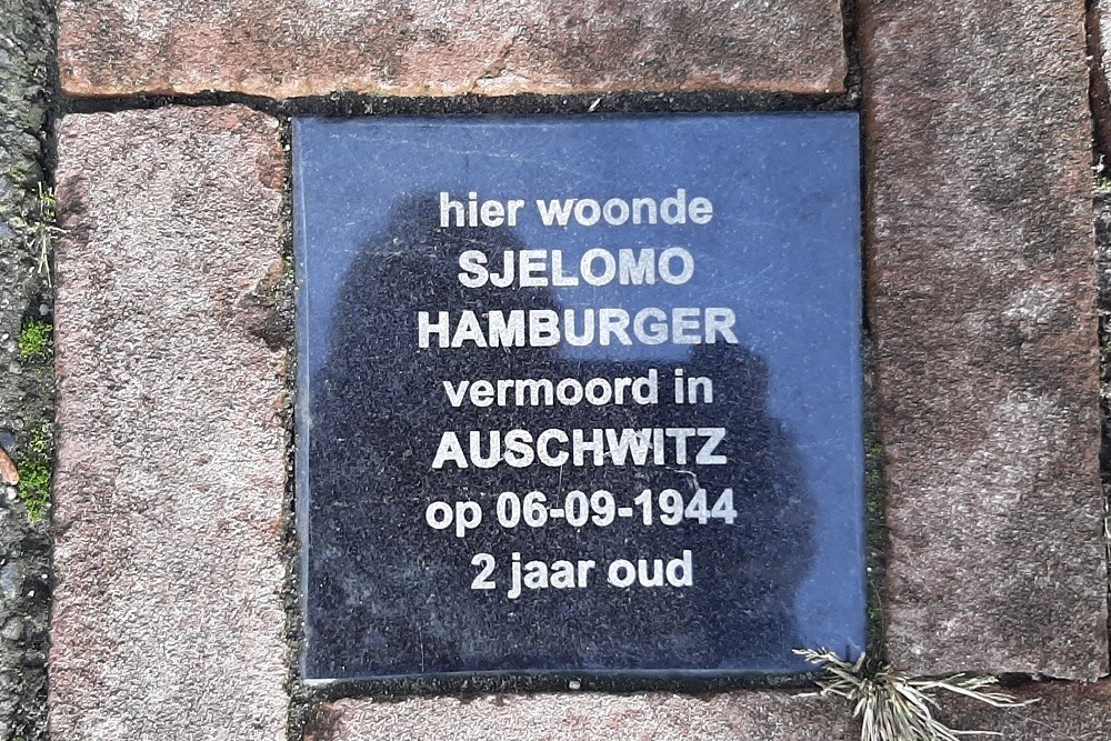 Memorial Stone Fahrenheitstraat 4