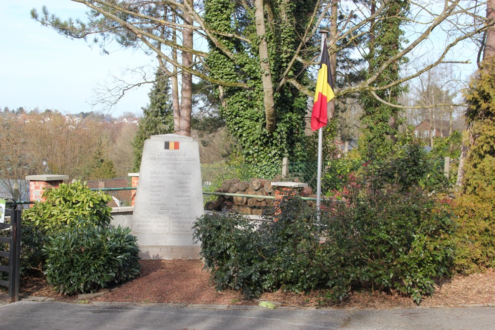 Oorlogsmonument Begraafplaats Bourgeois