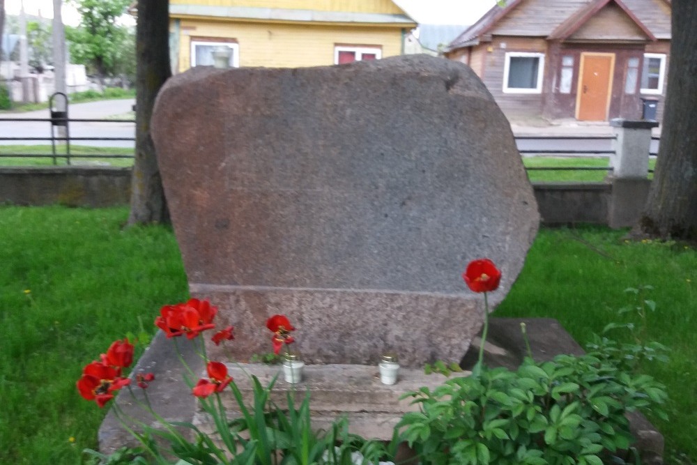 Sovjet Oorlogsbegraafplaats iemariai #4