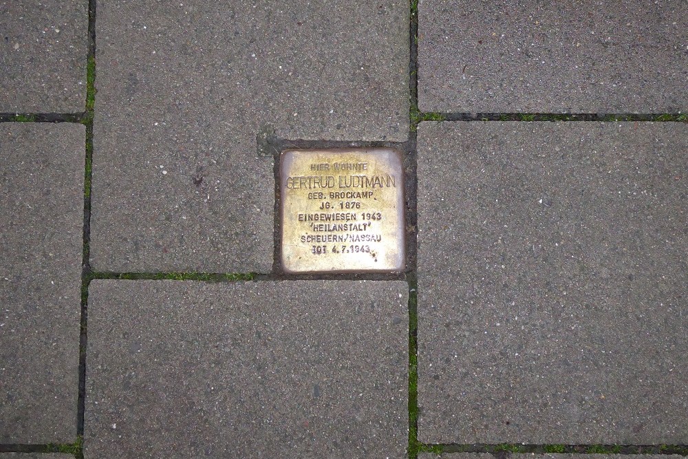 Stolperstein Korduanenstrae 28 #3