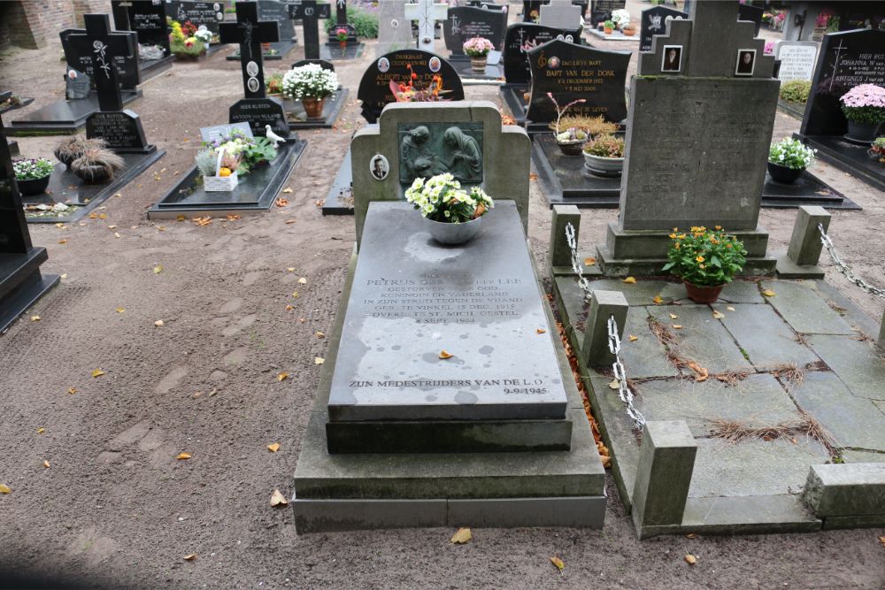 Nederlandse Oorlogsgraven Rooms Katholieke Begraafplaats Vinkel #2