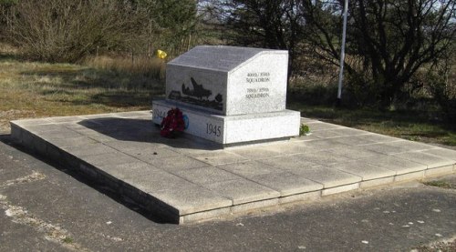 Monument USAAF 801st en 402nd Bombardment Group #1