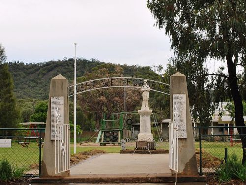 Oorlogsmonument Tambar Springs #1