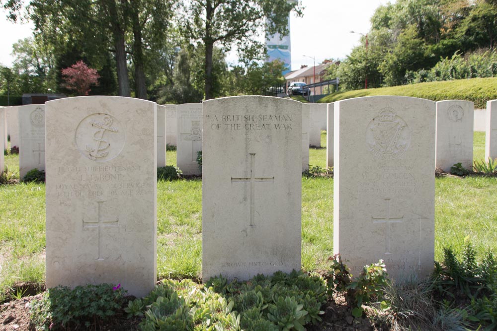 Commonwealth War Cemetery Zuydcoote Military Cemetery #4
