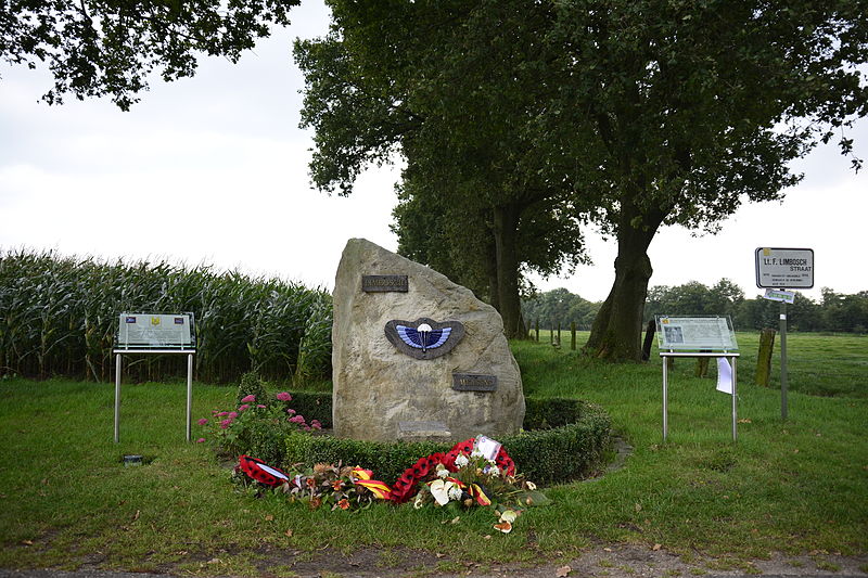 Monument Parachutist Freddy Limbosch #1