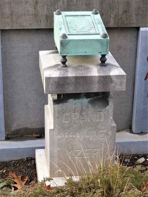 Oorlogsmonument en Herinneringsvlam Oudstrijders Leuven #4