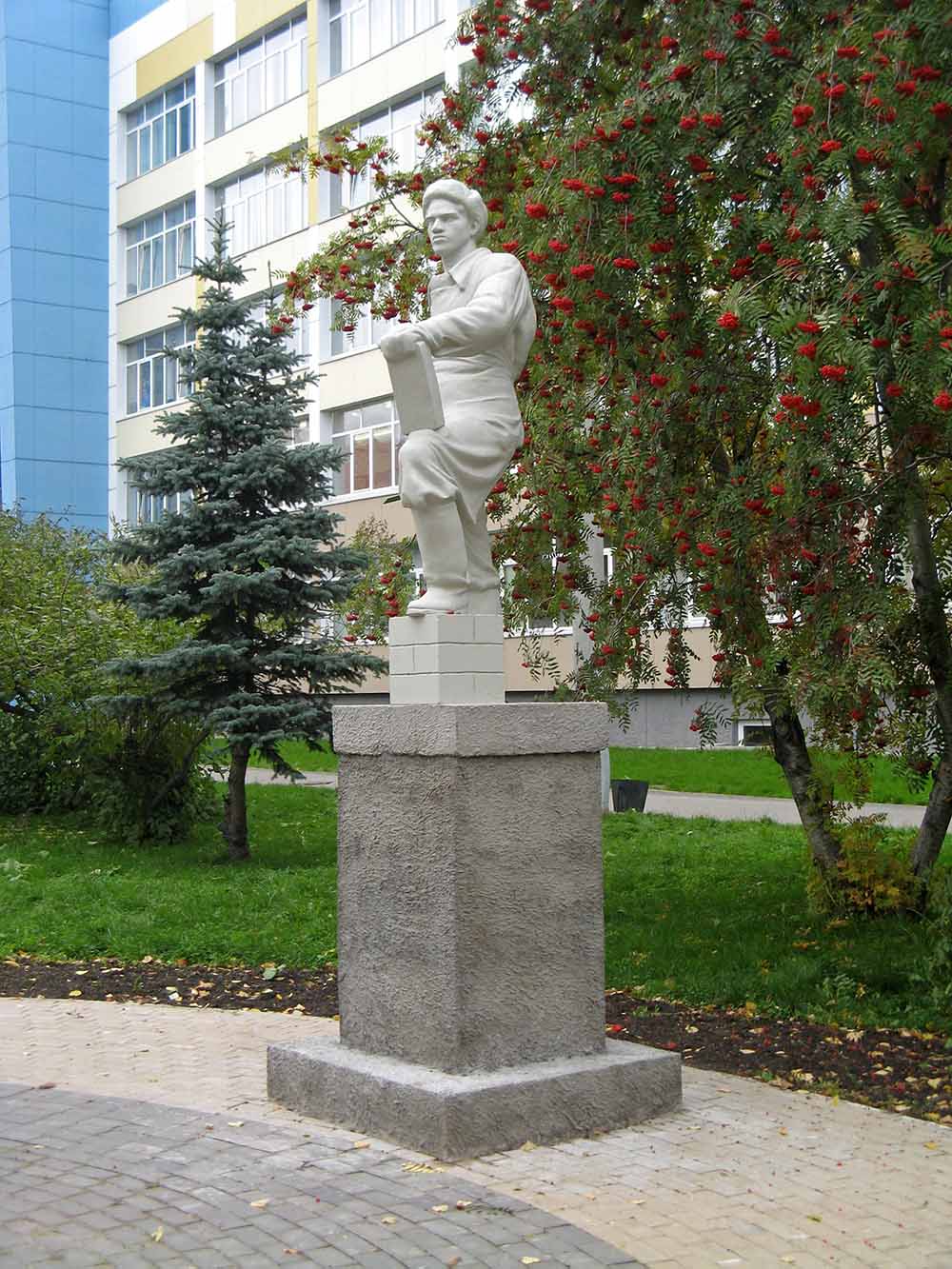 Monument voor de Bouwer van Naoorlogs-Arkhangelsk #1