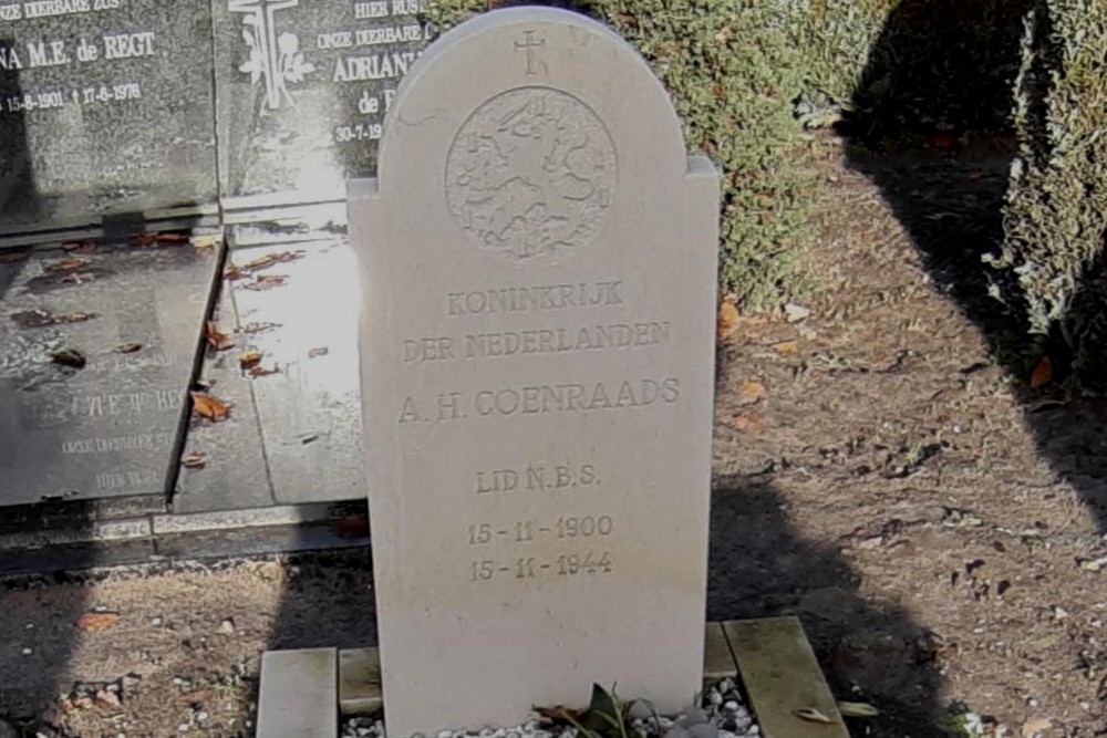 Dutch War Graves Roman Catholic Cemetery Nispen #4