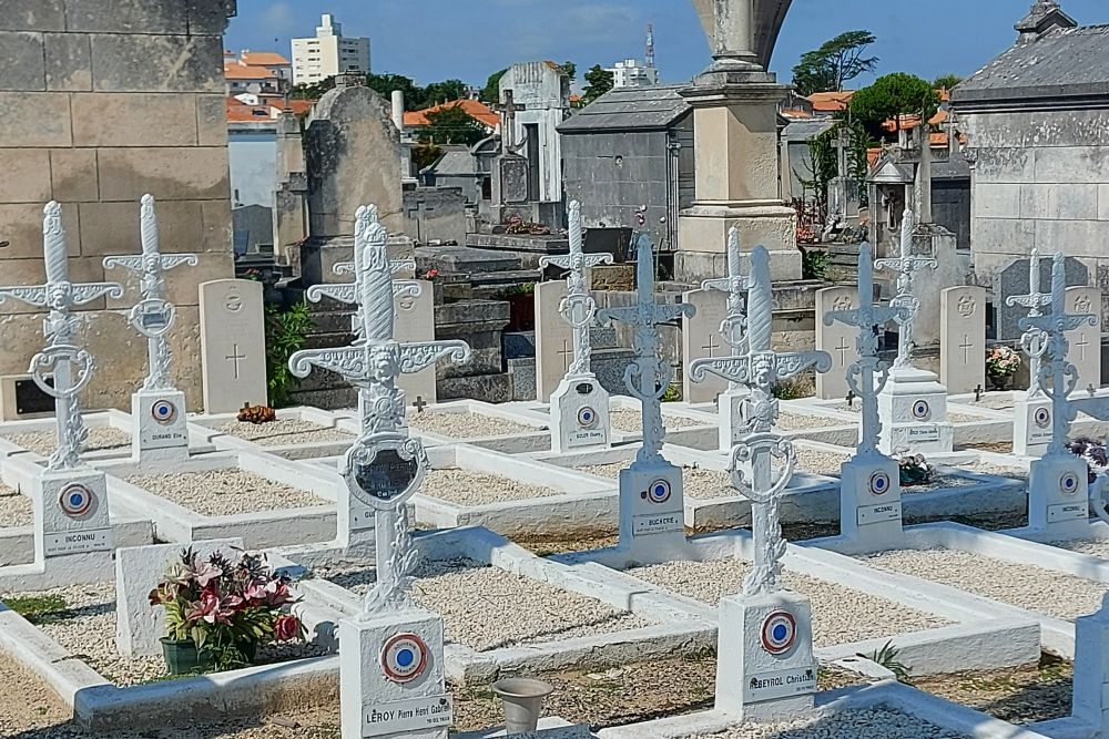 French War graves Royan #4