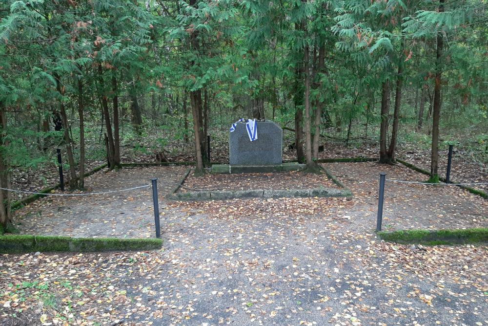 Monument Mass Grave at Railroad Pole 106,7 #1