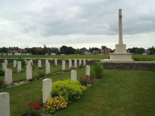 Commonwealth War Cemetery Chapelle-d'Armentires New