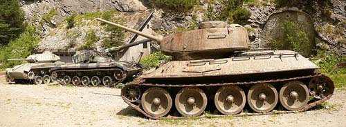 T-34/85 & M24 Chaffee Tank Nauders #1