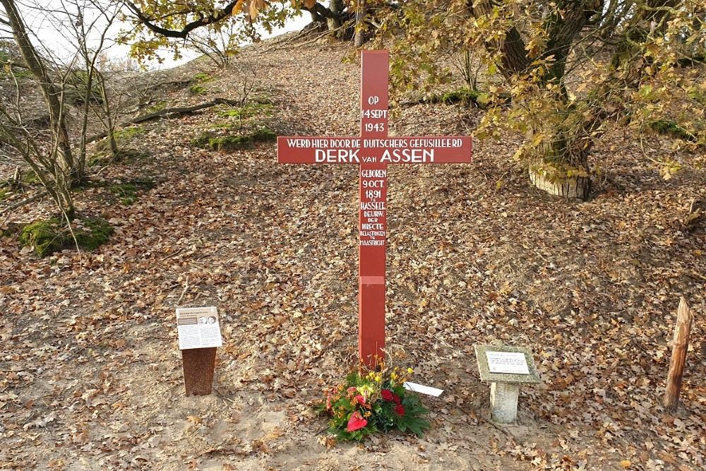 Monument Derk van Assen #3