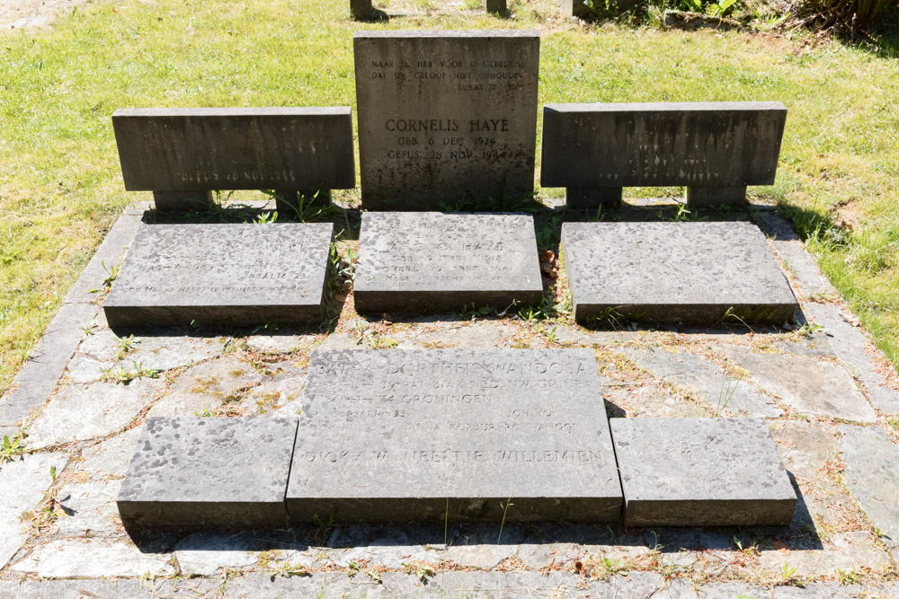 Dutch War Graves Municipal Cemetery Heino #3